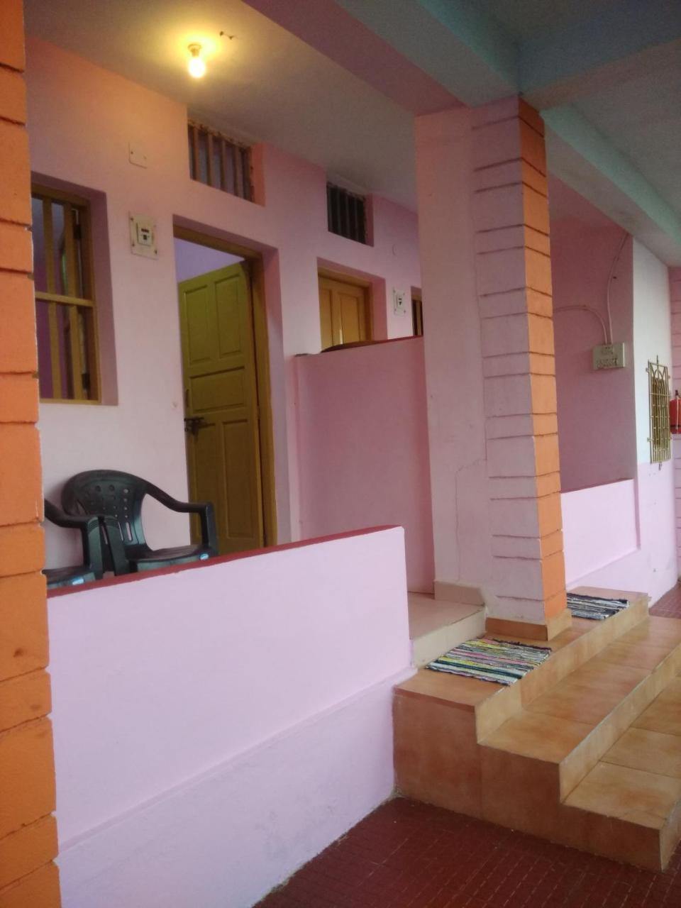 Om Ganesh Naik Guest House Arambol Extérieur photo