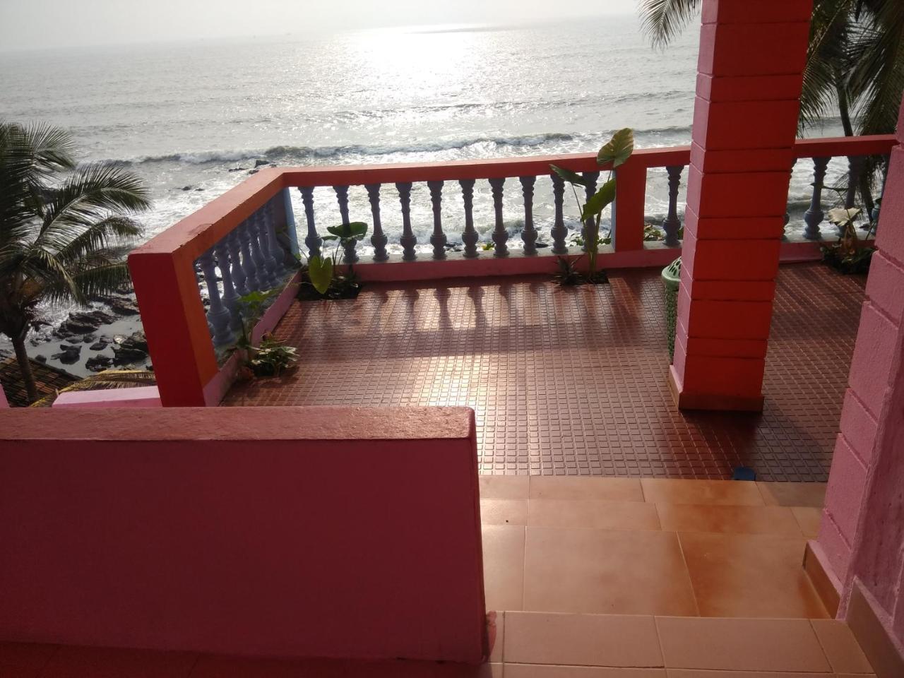 Om Ganesh Naik Guest House Arambol Extérieur photo