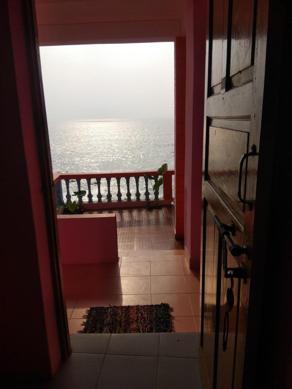 Om Ganesh Naik Guest House Arambol Extérieur photo
