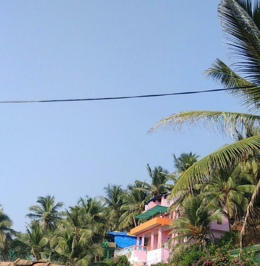 Om Ganesh Naik Guest House Arambol Extérieur photo