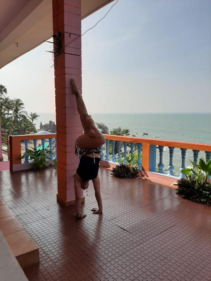 Om Ganesh Naik Guest House Arambol Extérieur photo